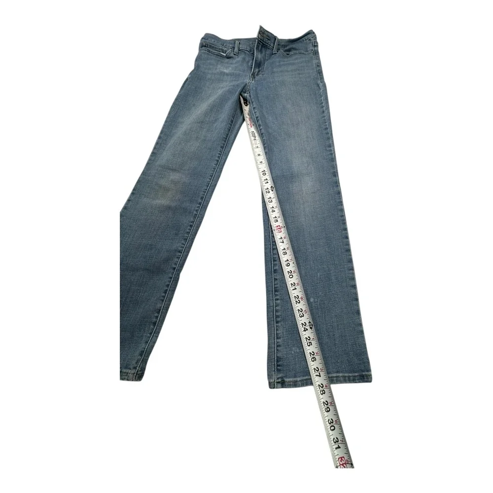 Levi's 721 Slimming Straight Jeans Medium Wash‎ Women's Size 29x30